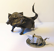 Чёрный кот и мышка. Автор кота Nicolas Terry. Автор мышки Masashi Tanaka